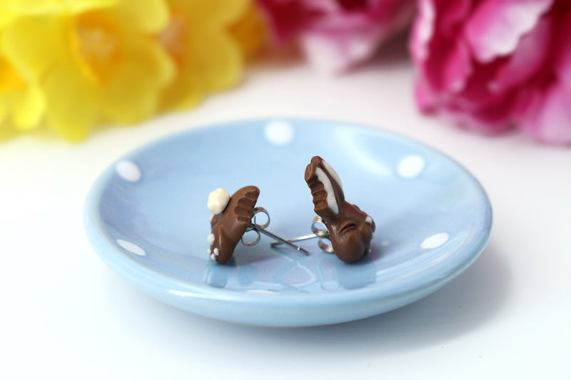 products/Handmade_polymer_clay_Easter_chocolate_bunny_stud_earrings_5.jpg