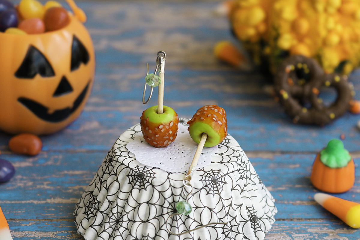 polinacreations Handmade jewelry Almond Caramel Apple Earrings, Halloween Earrings, Apple Earrings Apple Jewelry, Green Earrings Halloween Jewelry Nut Jewelry apple charm fruit earrings berry jewelry fruit earrings green jewelry almond charm walnut jewelry caramel jewelry fake food jewelry polymer clay food jewelry mini food earrings thanks giving jewelry