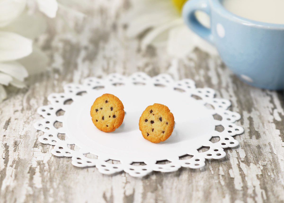 Polina creations Handmade Chocolate Chip Cookie Stud Earrings, Cookie Earrings Cute Earrings Fake Food Jewelry Chocolate Earrings polymer clay earrings