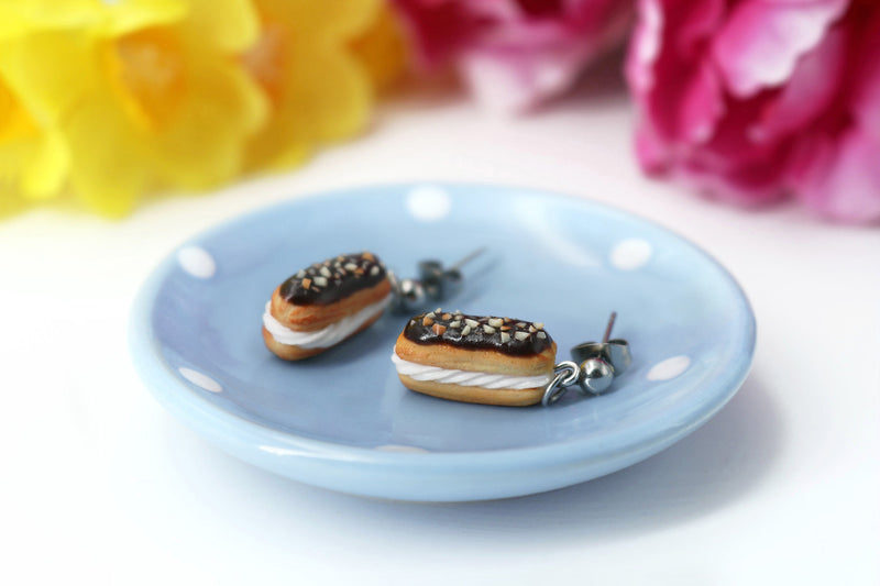 products/handmade_polymer_clay_eclair_stud_earrings_topped_with_chocolate_and_nuts_4.jpg