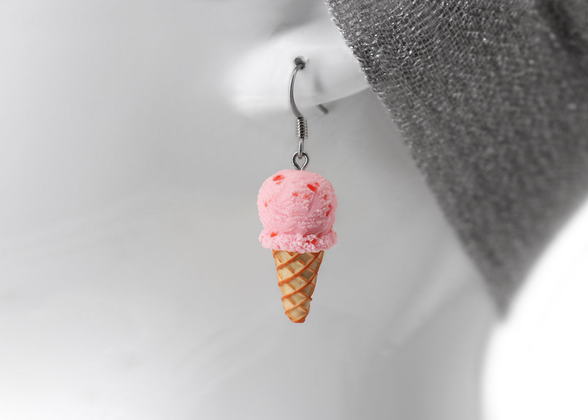 polinacreations Handmade jewelry Strawberry Ice Cream Waffle Cone Earrings, Ice Cream Earrings Strawberry Earrings Pink Earrings Red Jewelry Fake Food Earrings miniature food jewelry mini food earrings food charm