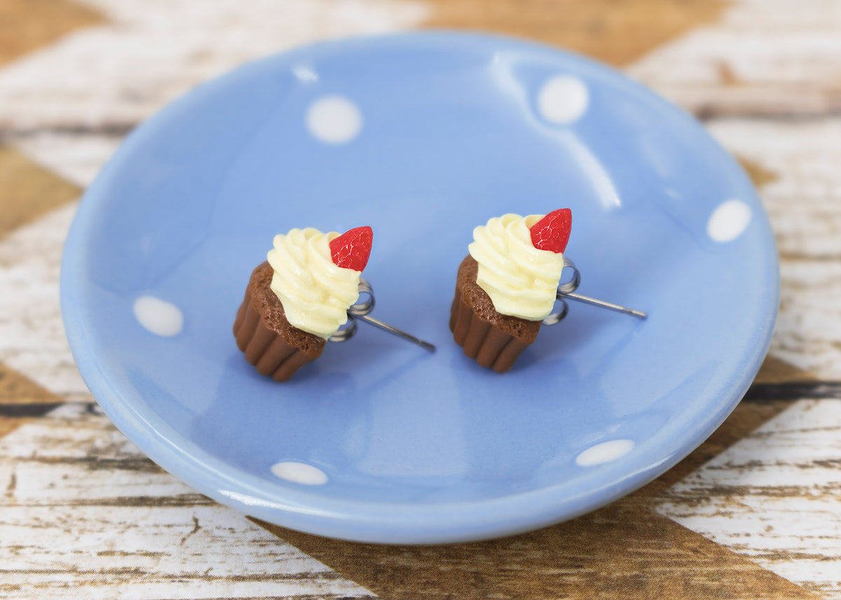 Polinacreations Handmade Vanilla Frosting Chocolate Cupcake Stud Earrings Topped with Strawberry Chocolate Cupcake Earrings Cupcake Stud Earrings fake food jewelry mini food earrings cute studs strawberry earrings polina creations hypoallergenic earrings