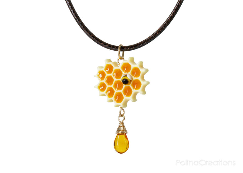 products/honeycomb_bee_necklace_polina_creations_5.jpg