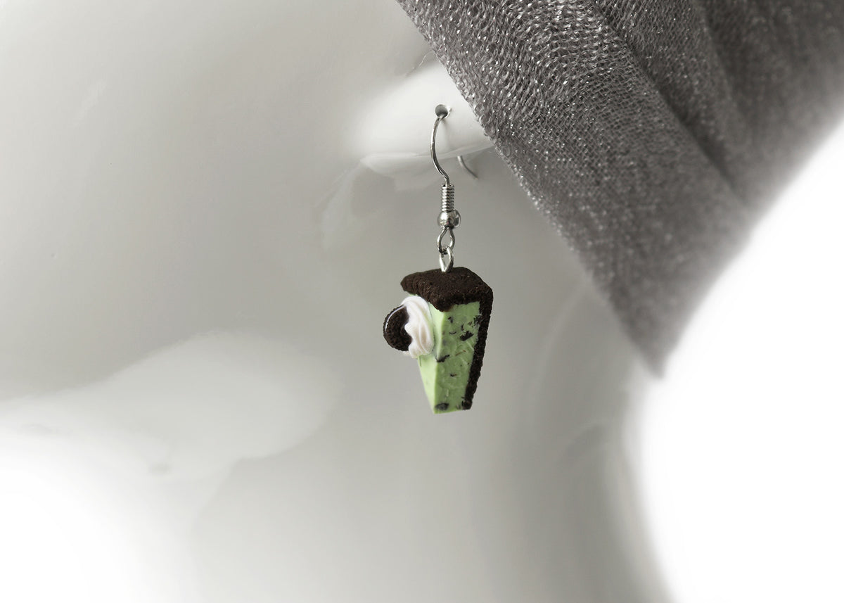 polinacreations Handmade Jewelry Mint Chocolate Chip Ice Cream Pie Earrings, Mint Green Earrings Miniature Food Jewelry Fake Food Jewelry Cute Earrings green jewelry gift for her gift for woman oreo jewelry mini food jewelry oreo earrings cookie jewelry cookie earrings cheesecake jewelry cheesecake earrings cute earrings dessert jewelry kawaii jewellery polina creations