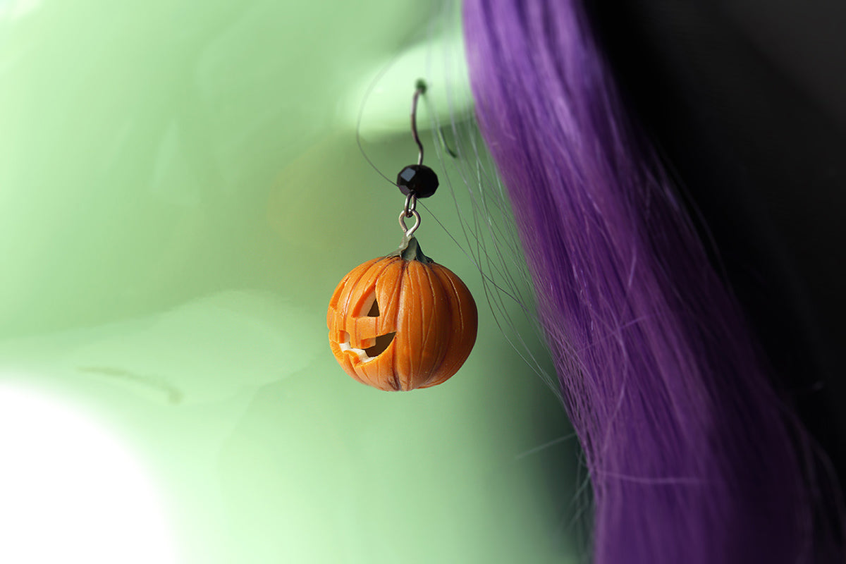 Polinacreations Handmade jewelry Glow in the Dark Halloween Pumpkin Head Earrings, Spooky Halloween jewelry Pumpkin Jack earrings Scary Halloween Earrings Witch jewelry pumpkin head jewelry spooky jewelry halloween accessory orange earrings smile jewelry pumpkin jack jewelry glow jewelry scary jewelry pumpkin head jewelry creepy jewelry Halloween gift for her gift for woman vampire jewelry polina creations