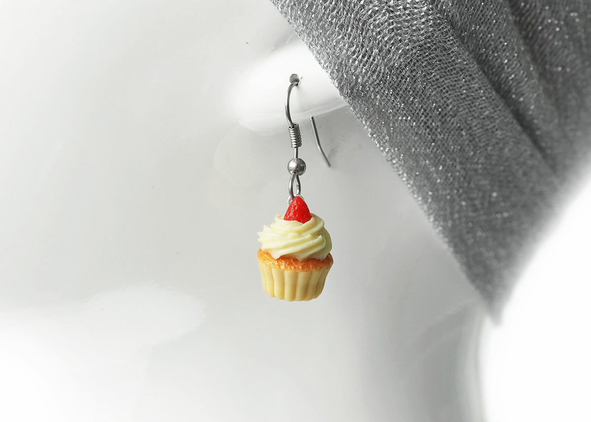 polinacreations hypoallergenic jewelry gift ideas handmade jewelry Vanilla Frosting Cupcake Earrings Topped with Strawberry, Vanilla Cupcake Earrings Fake Food Jewelry Polymer Clay food Jewelry yellow jewelry cute earrings gift for woman gift for her present for girl strawberry jewelry fruit earrings dessert jewelry vanilla jewelry unique jewelry desert jewellery berry earrings