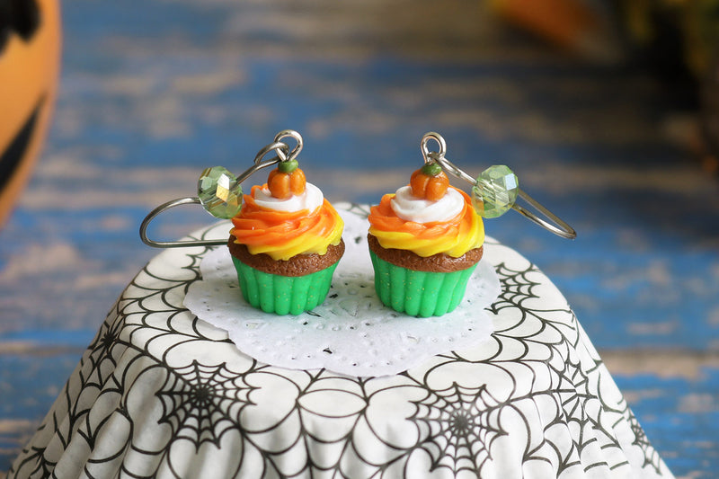products/2-3_halloween_cupcakes_green.jpg