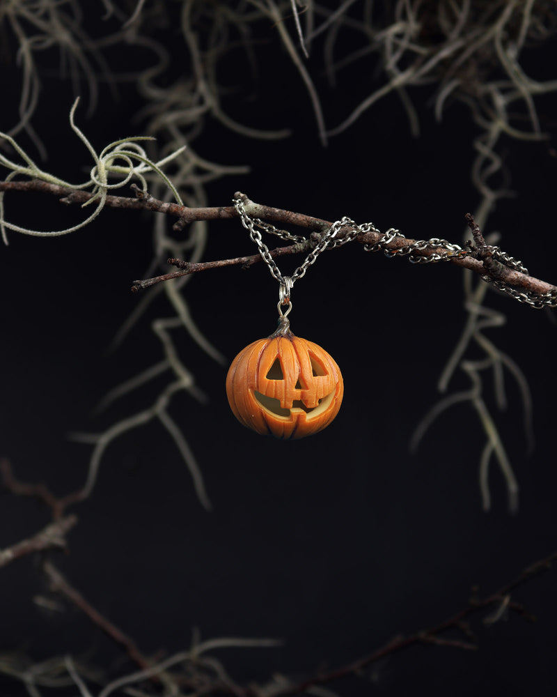 products/3-2_halloween_pumpkin_head_pendant.jpg