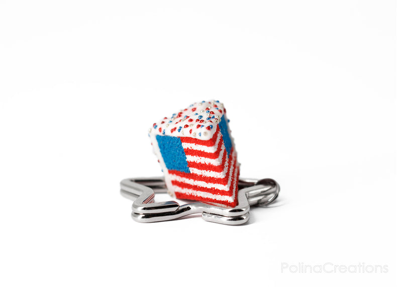 products/USA_american_flag_cake_key_chain_7.jpg