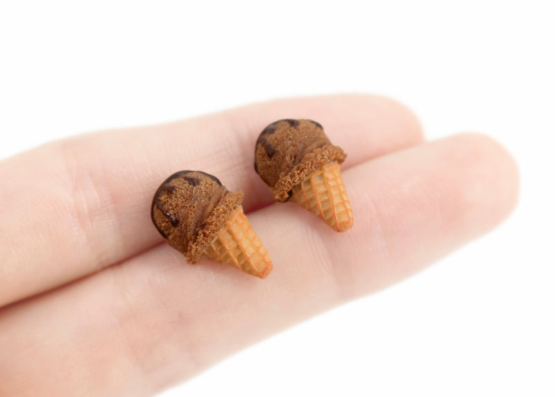 products/chocolate_ice_cream_waffle_cone_stud_earrings_4.jpg