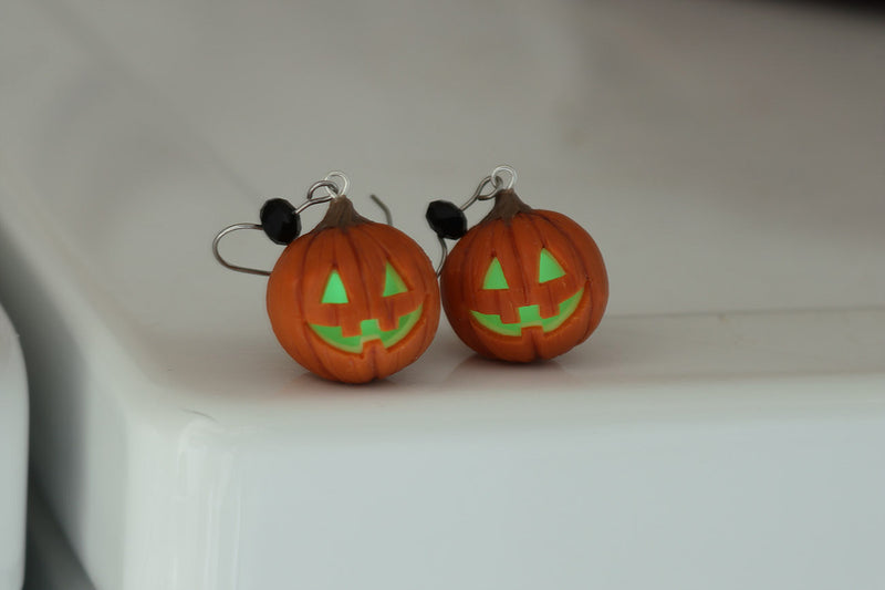 products/halloween_pumpkin_head_earrings_z2.jpg