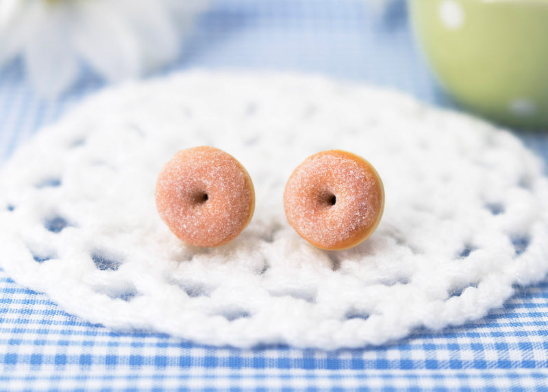 products/handmade_polymer_clay_donut_stud_earrings_topped_with_sugar_4.jpg
