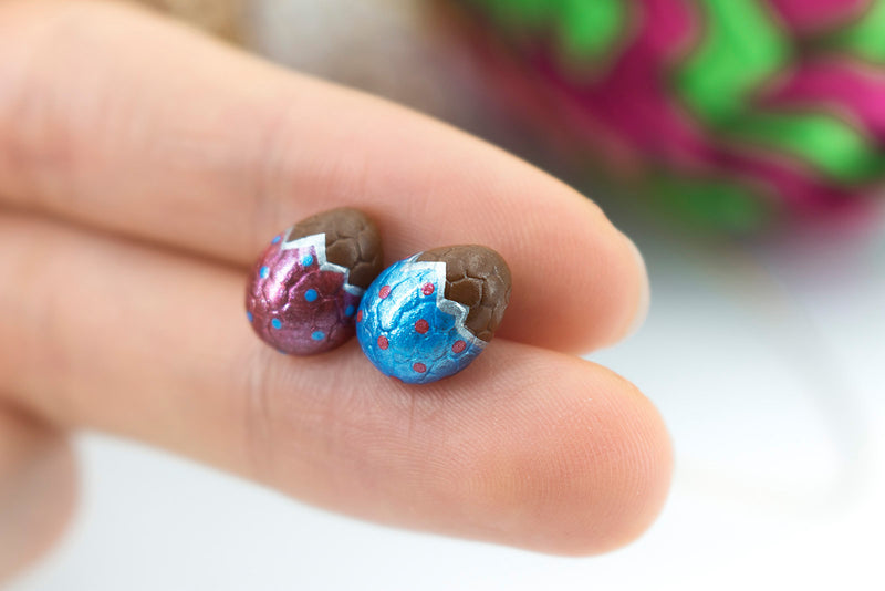products/handmade_polymer_clay_metallic_blue_red_color_easter_chocolate_egg_stud_earrings_3-2.jpg