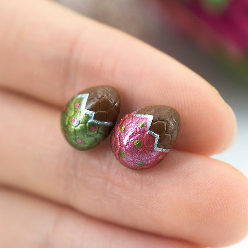products/handmade_polymer_clay_metallic_red_green_color_easter_chocolate_egg_stud_earrings_6_crop.jpg