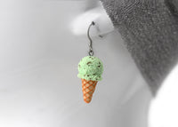 polinacreations Handmade jewelry mint chocolate chip Ice Cream Waffle Cone Earrings, Ice Cream Earrings mint green Earrings mint jewelry waffle Jewelry Fake Food Earrings miniature food jewelry mini food earrings food charm