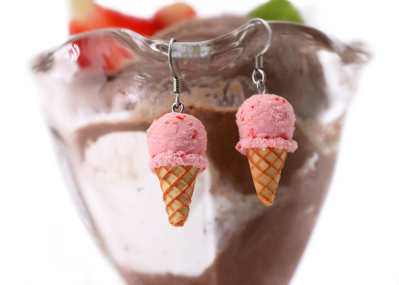 products/handmade_polymer_clay_strawberry_chocolate_chip_ice_cream_earrings_2-2.jpg