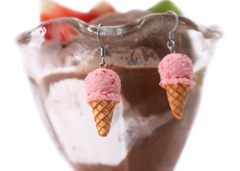 products/handmade_polymer_clay_strawberry_chocolate_chip_ice_cream_earrings_3-2.jpg