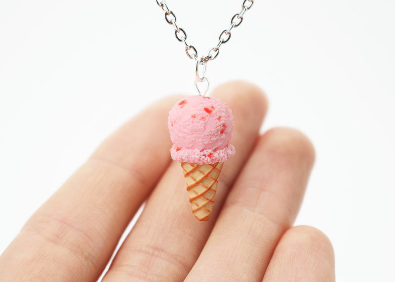 products/handmade_polymer_clay_strawberry_ice_cream_waffle_cone_pendant_3_3ae7dae4-ae5b-440a-869f-89e4147d4f1b.jpg