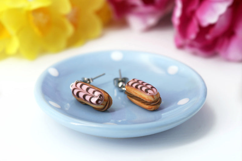 products/handmade_polymer_clay_stuffed_eclair_stud_earrings_with_chocolate_whipped_cream_4.jpg
