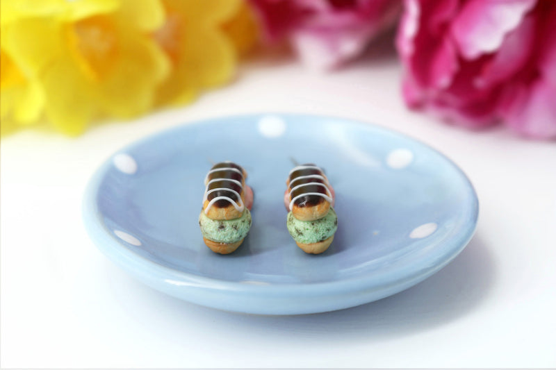products/handmade_polymer_clay_stuffed_eclair_stud_earrings_with_ice_cream_3.jpg