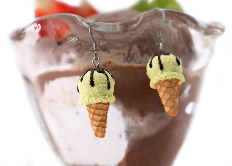 products/handmade_polymer_clay_vanilla_ice_cream_earrings_1.jpg