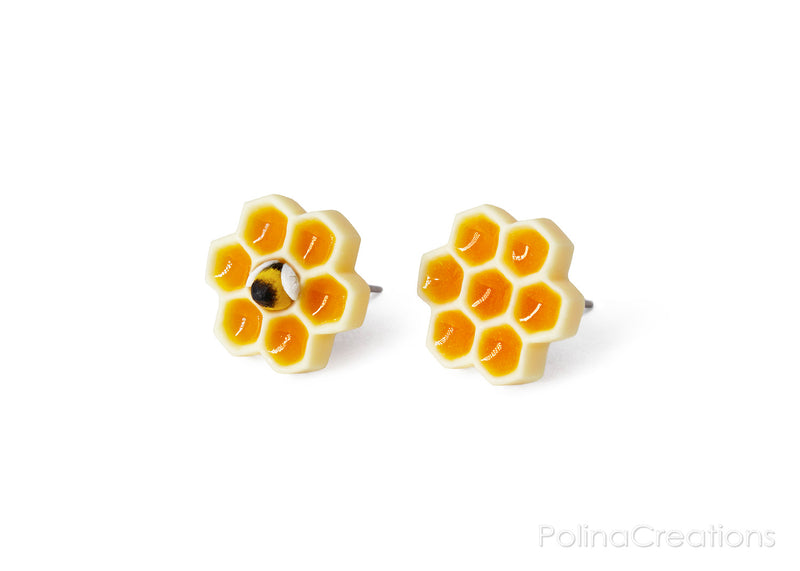 products/honeycomb_bee_earrings_polina_creations_1.jpg