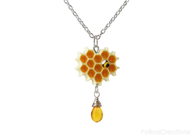 products/honeycomb_bee_necklace_silver_polina_creations_5.jpg