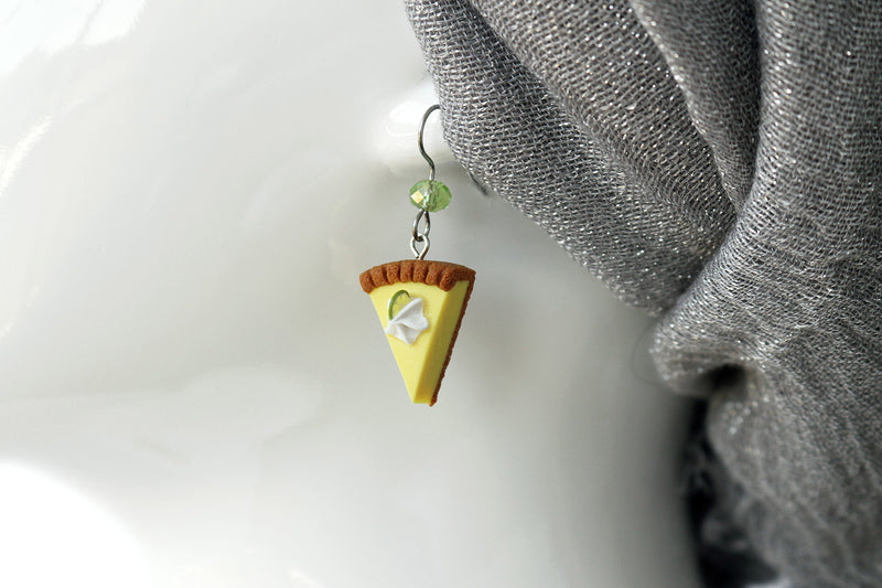products/key_lime_pie_earrings_2_zoom.jpg