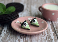 polinacreations Handmade Jewelry Mint Chocolate Chip Ice Cream Pie Earrings, Mint Green Earrings Miniature Food Jewelry Fake Food Jewelry Cute Earrings green jewelry gift for her gift for woman oreo jewelry mini food jewelry oreo earrings cookie jewelry cookie earrings cheesecake jewelry cheesecake earrings cute earrings dessert jewelry kawaii jewellery polina creations