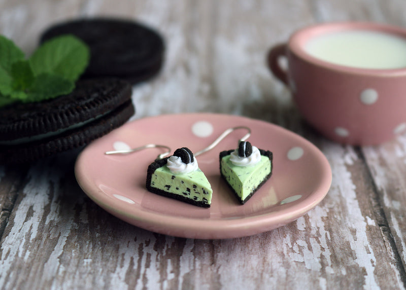 products/oreo_mint_chocolate_chip_ice_cream_pie_earrings.jpg