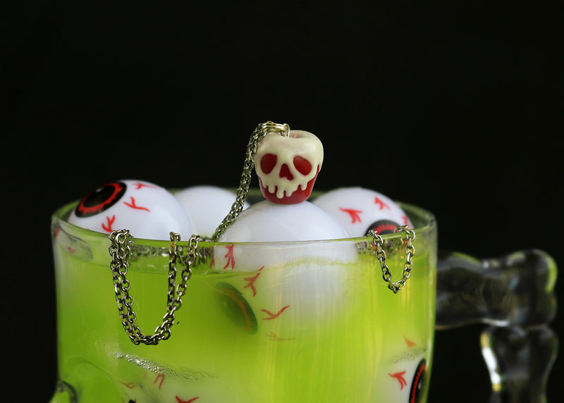 products/poison_apple_pendant-2.jpg