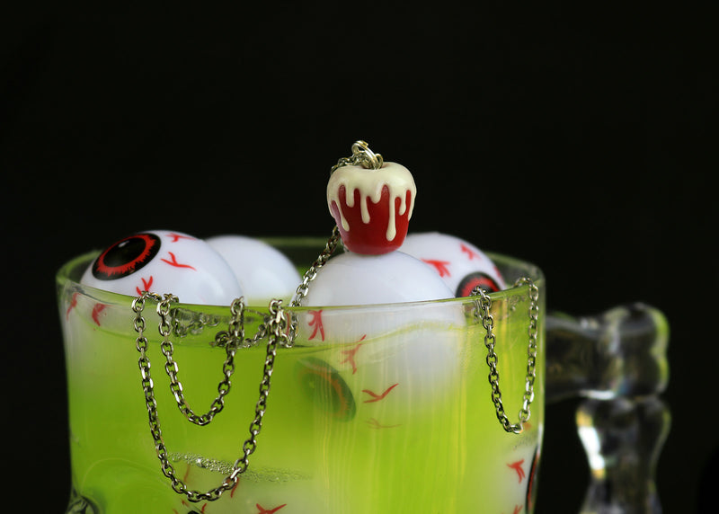 products/poison_apple_pendant_4-2.jpg