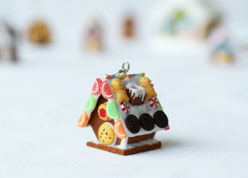 products/polymer_clay_gingerbread_house_pendant_marmalade_10.jpg