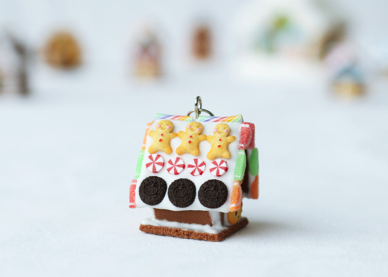 products/polymer_clay_gingerbread_house_pendant_marmalade_12.jpg