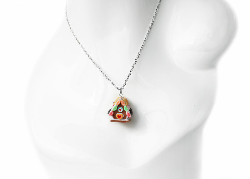 products/polymer_clay_gingerbread_house_pendant_marmalade_14.jpg