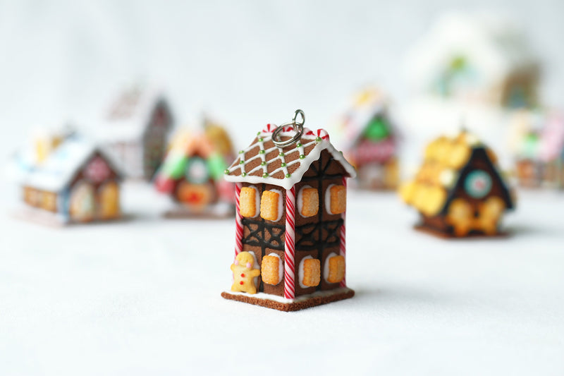 products/polymer_clay_gingerbread_house_pendant_tall_3.jpg