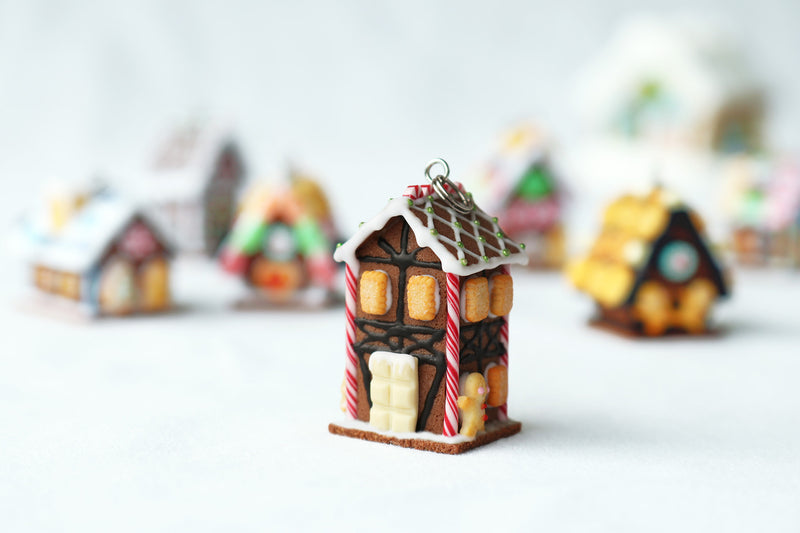products/polymer_clay_gingerbread_house_pendant_tall_7.jpg