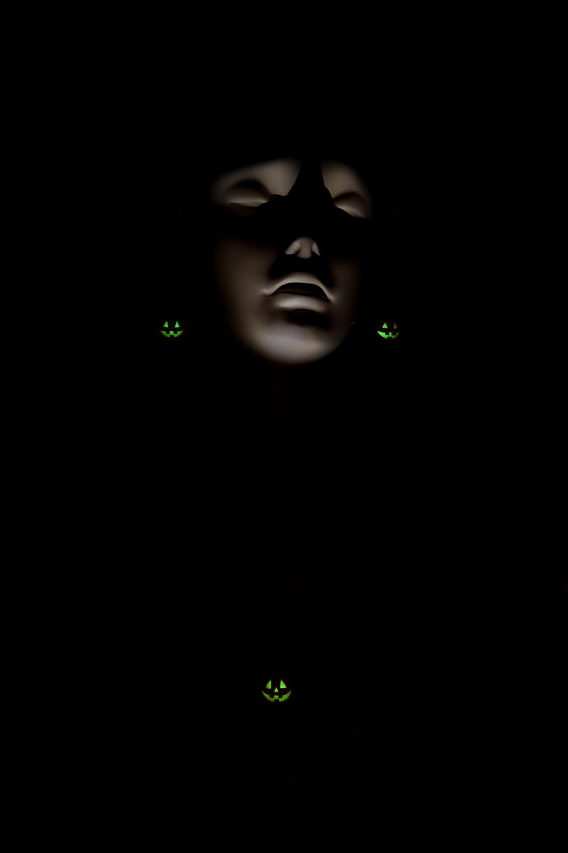 products/pumpkin_head_witch_dark.jpg