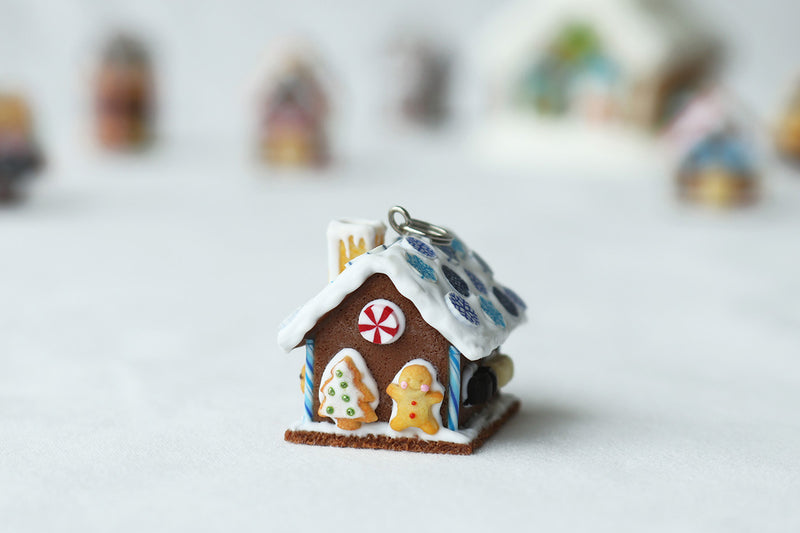 products/snow_flake_gingerbread_house_pendant_2-2.jpg