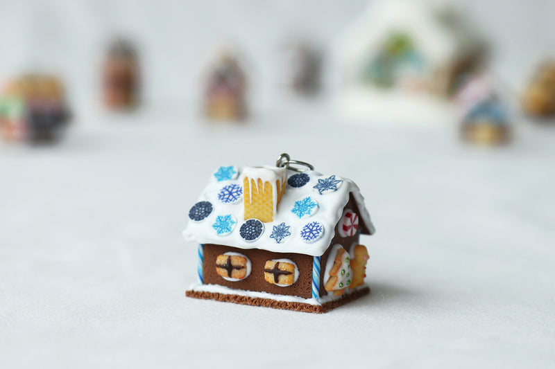 products/snow_flake_gingerbread_house_pendant_5-2.jpg